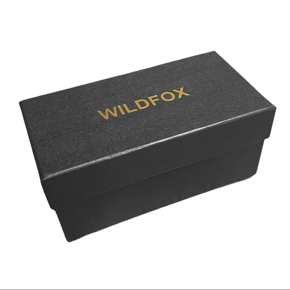 Wildfox Sunglasses: Dakota Deluxe (Antique Silver/Black) Blue Lenses New in Box - Picture 9 of 9